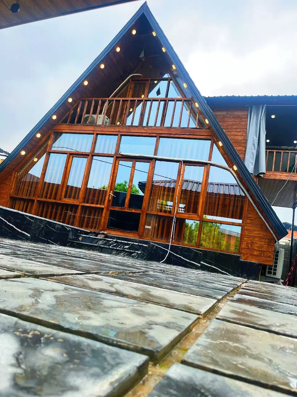 کلبه سوئیسی|اجارهٔ کوتاهمدت ویلا و باغ|مرزیکلا, |دیوار