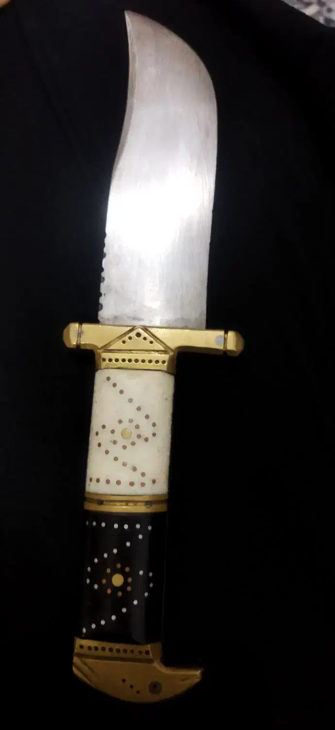 چاقو|کلکسیون اشیاء عتیقه|چناران, |دیوار