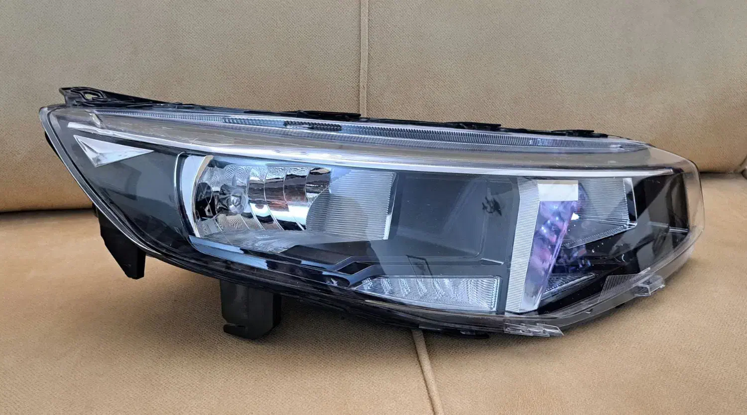 چراغ جلو و راهنما تارا ( راست)|قطعات یدکی و لوازم جانبی|تهران, پرستار|دیوار