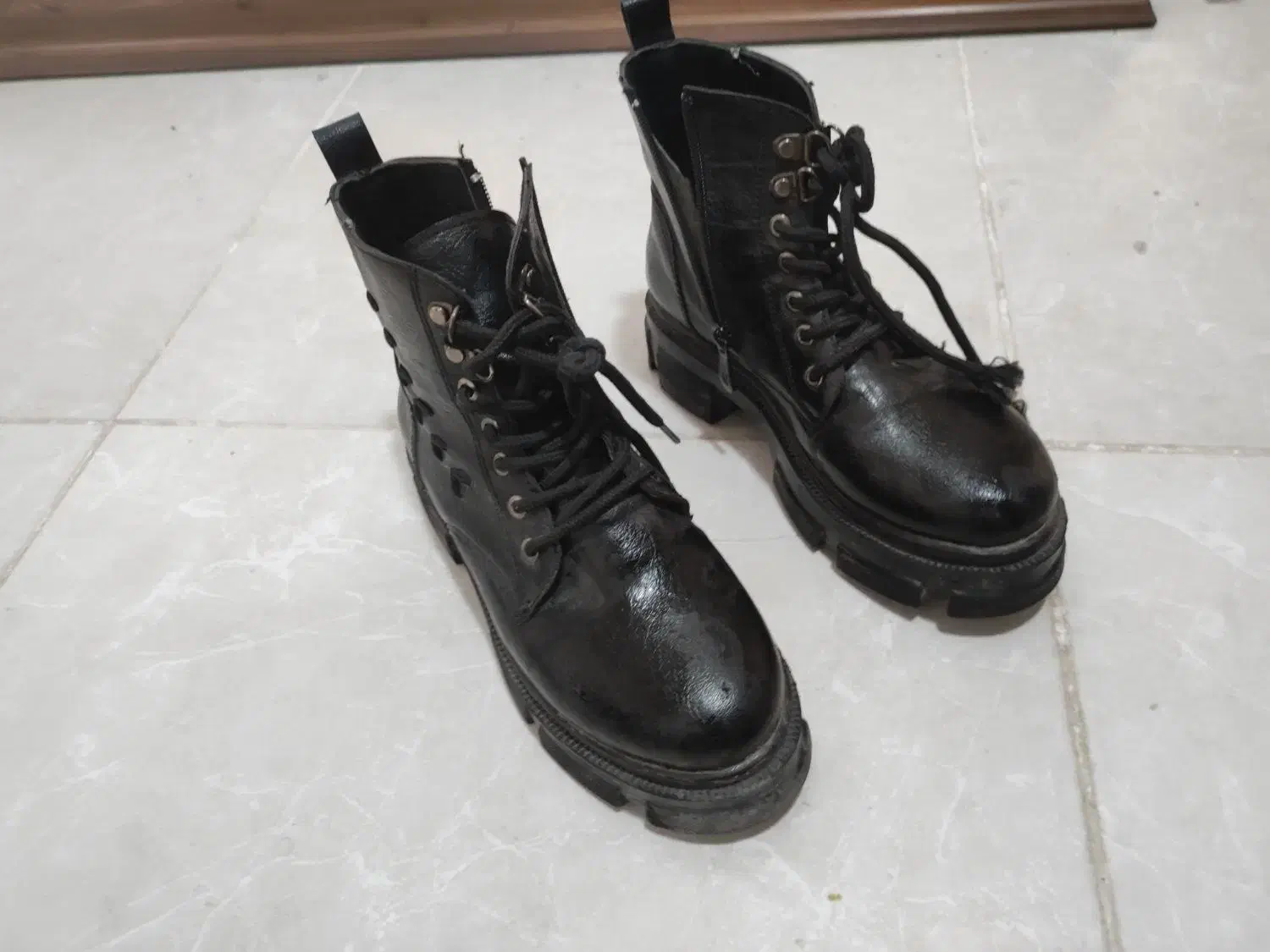 پوتین در حد نو|کیف، کفش، کمربند|محمدیه-قزوین, |دیوار