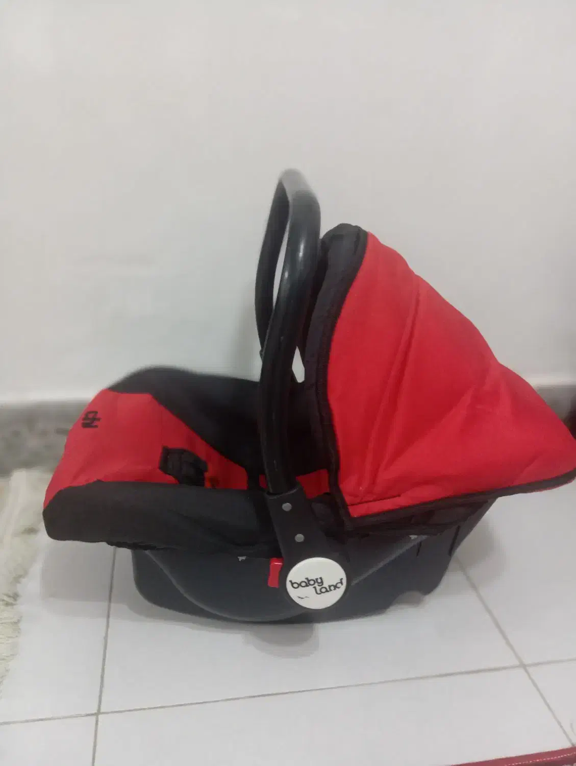 کریرنو|تخت و صندلی بچه|رشت, جماران|دیوار