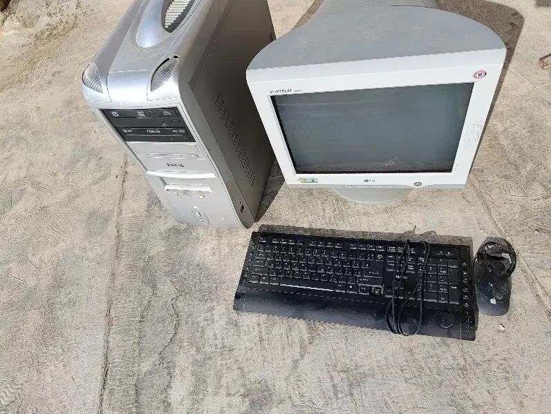 کامپیوتر سالم قدیمی|رایانه رومیزی|شاهین دژ, |دیوار
