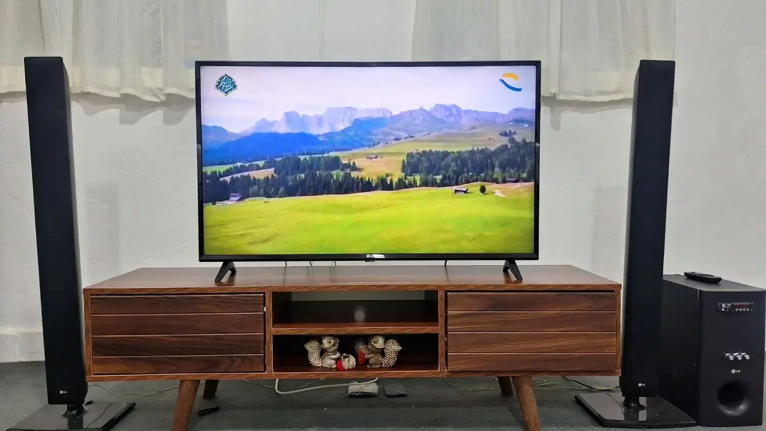 تلویزیون ۴۳ اینچ الجی|تلویزیون و پروژکتور|کیش, |دیوار