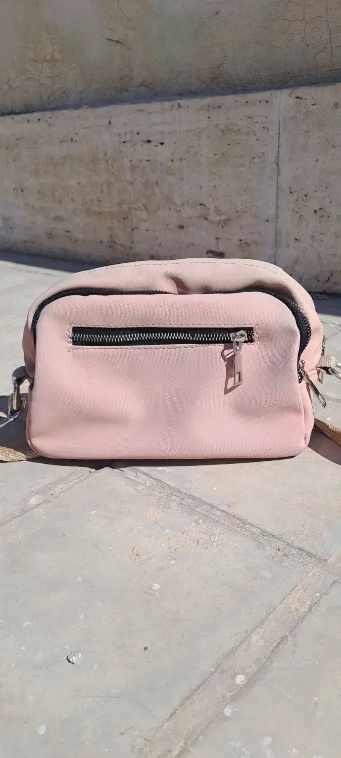 کیف جادار|کیف، کفش، کمربند|شیراز, فرهنگ شهر|دیوار