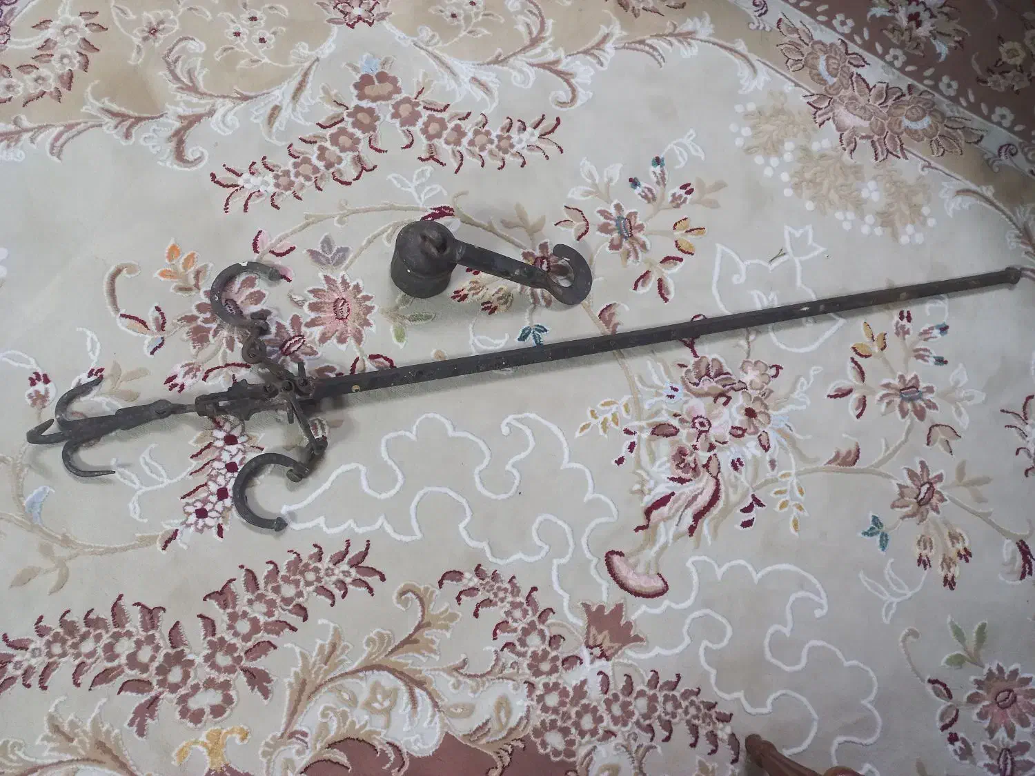 ترازو قدیمی قپون|کلکسیون اشیاء عتیقه|قم, حاج زینل|دیوار