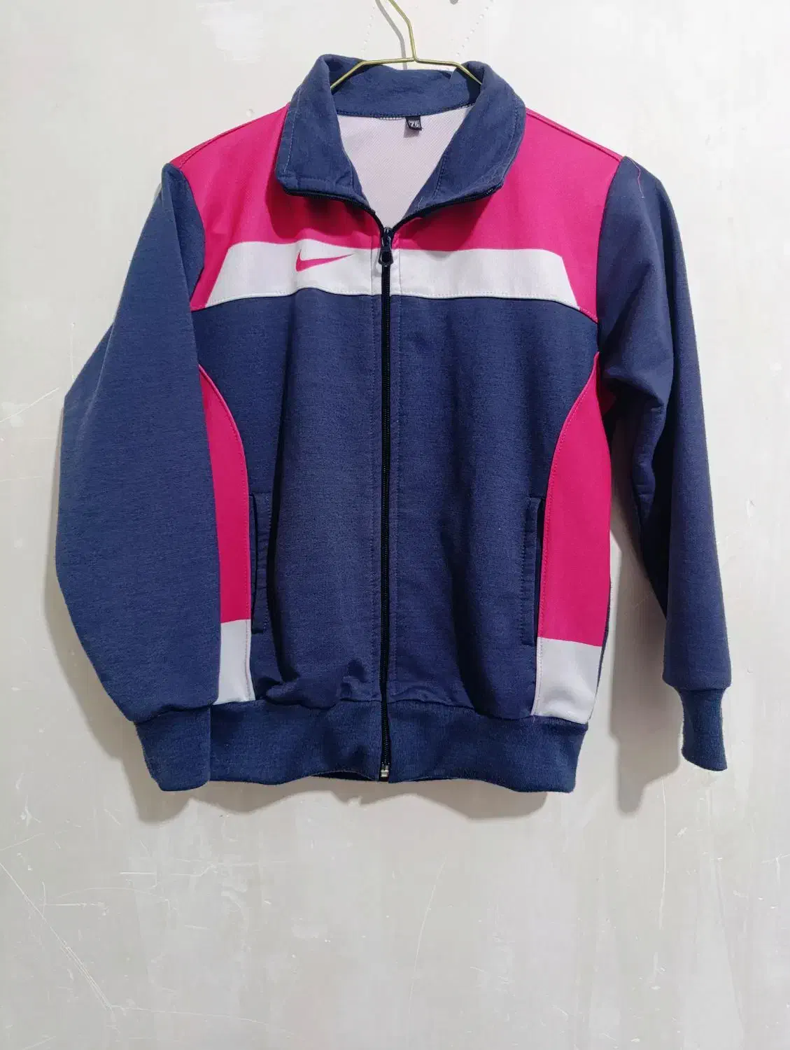 گرمگن|لباس|شیراز, رازی|دیوار