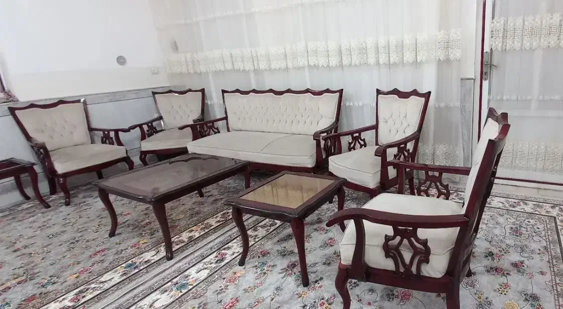 مبل ۷ نفره و میز ناهار خوری ۴ نفره|مبلمان خانگی و میز عسلی|آران و بیدگل, |دیوار