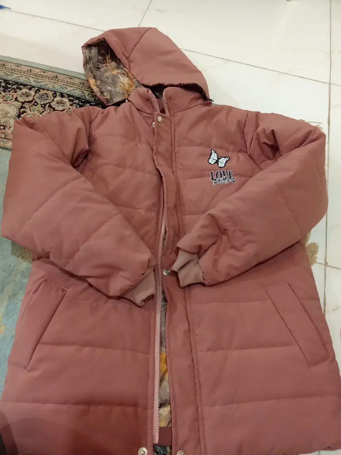 کاپشن|لباس|رشت, شهرک صبا|دیوار