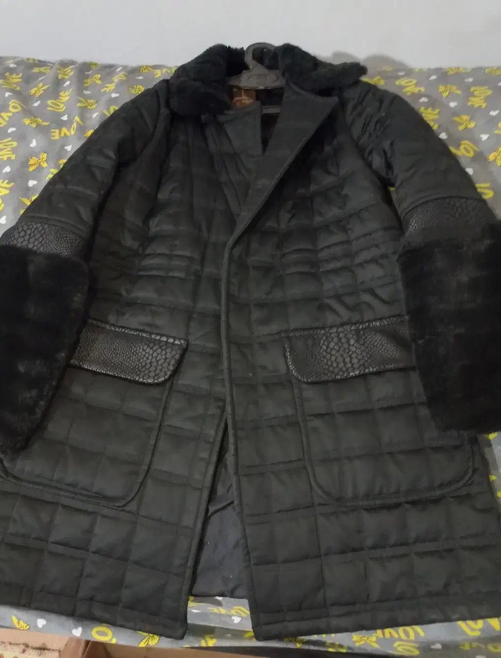 پالتو|لباس|سبزوار, چهارراه فرودگاه|دیوار