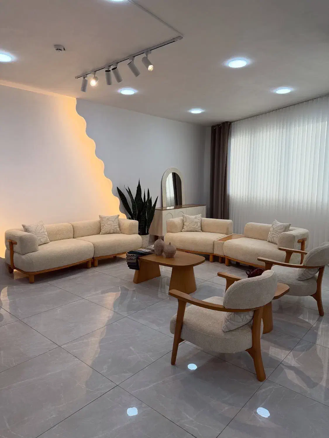 انواع مبل راحتی و کلاسیک|مبلمان خانگی و میز عسلی|کرج, گوهردشت|دیوار