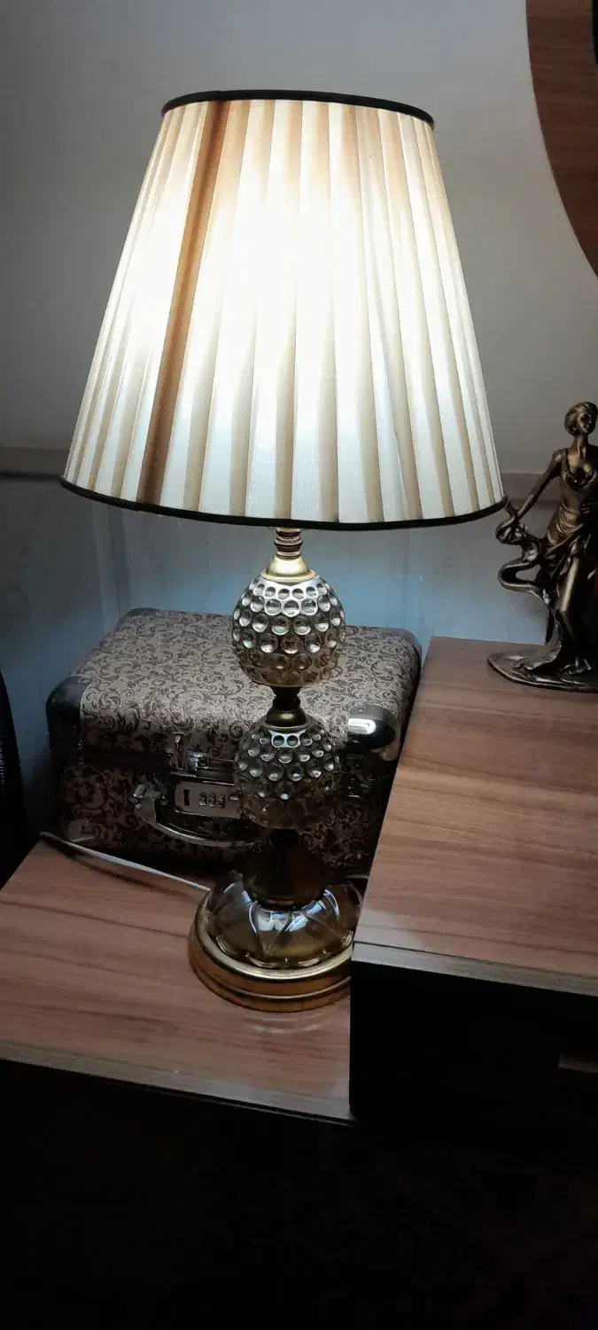 چراغ خواب|چراغ خواب و آباژور|نیشابور, فردوس شمالی|دیوار