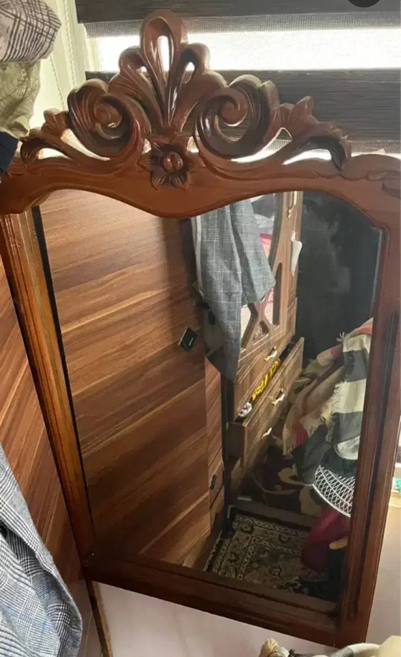 یک عدد اینه|آینه|رشت, سلیمانداراب|دیوار