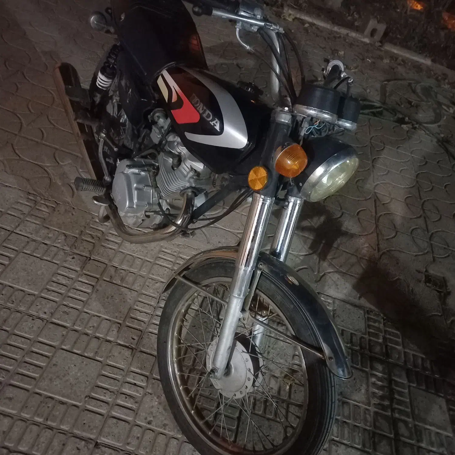 موتور هندا ۱۲۵ تکساز|موتورسیکلت|زرند, |دیوار