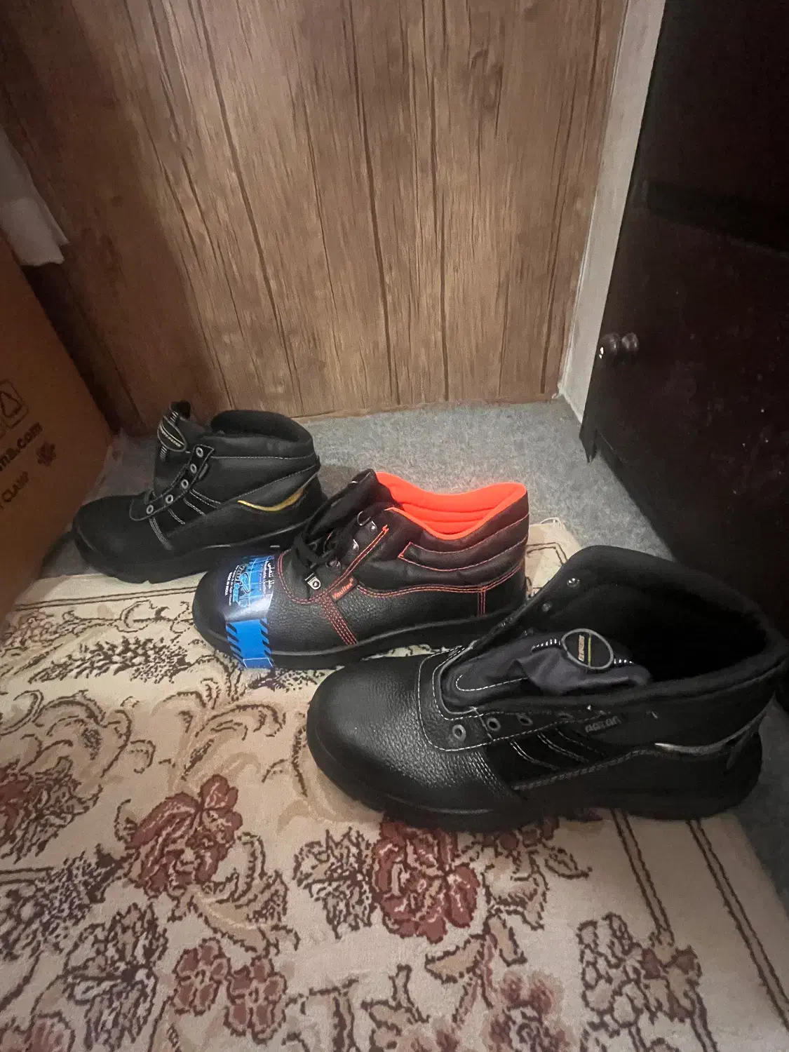 ۳ عدد کفش ایمنی با کیفیت|کیف، کفش، کمربند|بندر انزلی, کوی واحدی|دیوار