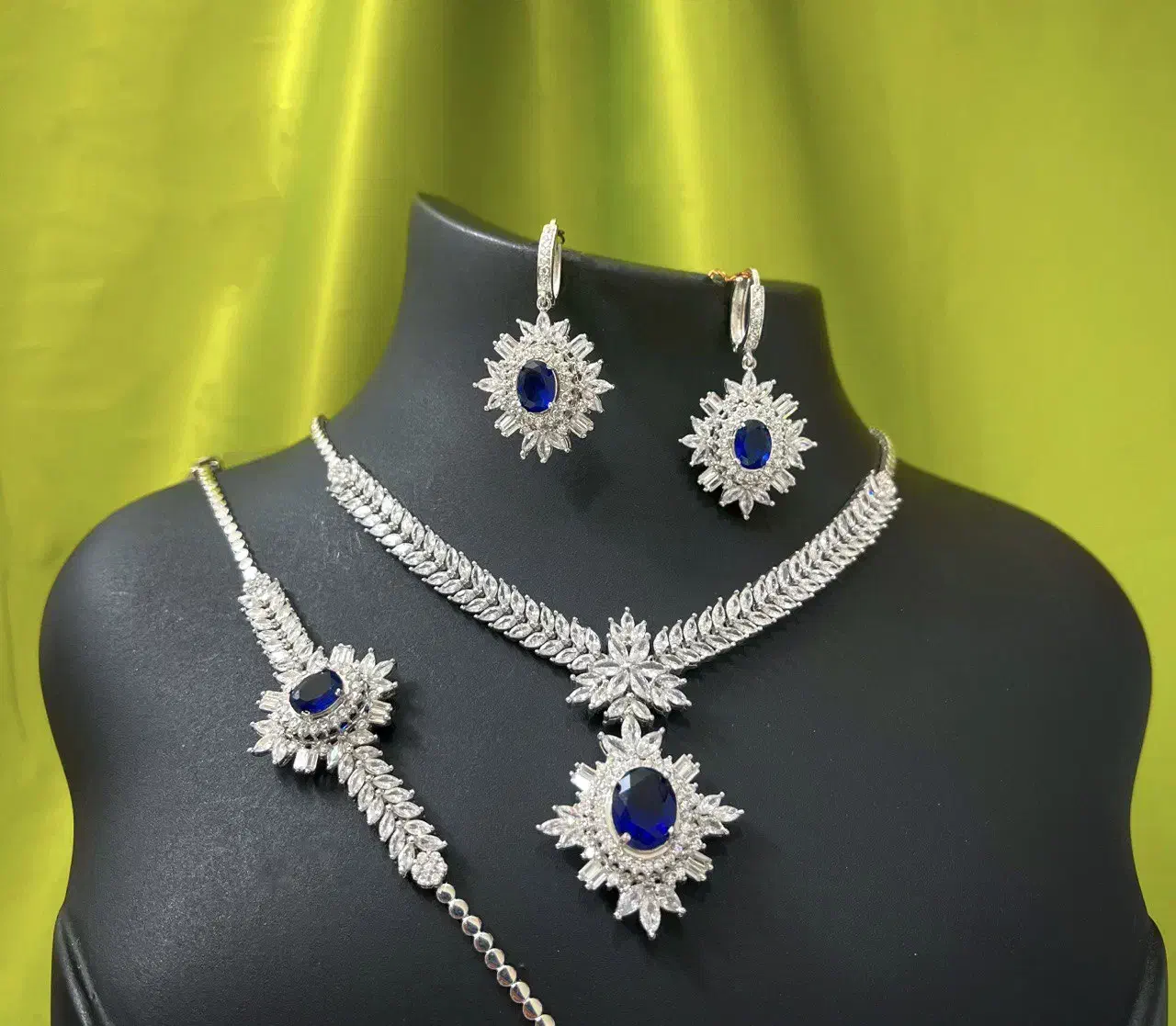 سرویس نقره زنانه شیک و خاص دنبالش هستید نقره حمیدی|بدلیجات|تبریز, |دیوار