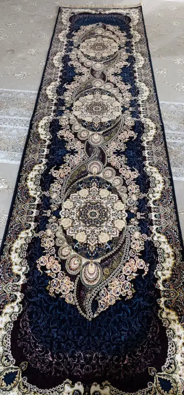 فرش کناره ۴ متری یک در ۴ متر|فرش|زرندیه, |دیوار