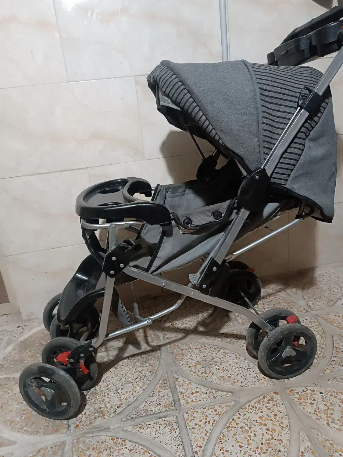 دلیجان|کالسکه و لوازم جانبی|رباط‌کریم, رباط‌کریم|دیوار