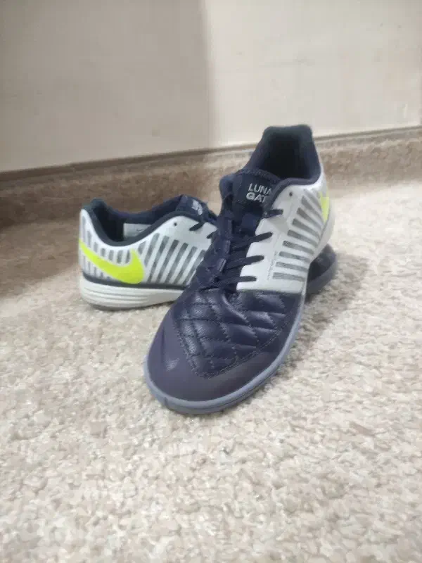 کتونی فوتسال|ورزش‌های توپی|باقرشهر, |دیوار