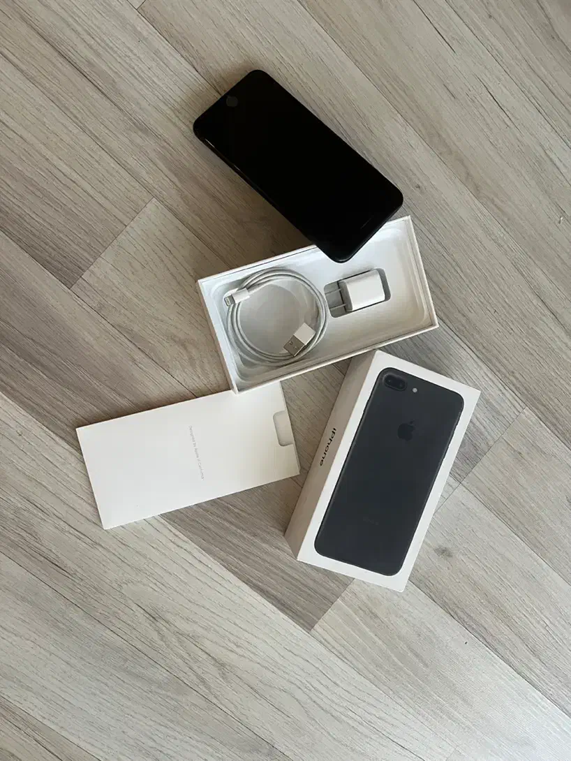 آیفون ۷ پلاس ۲۵۶ گیگ خیلی تمیز|موبایل|تهران, سنائی|دیوار