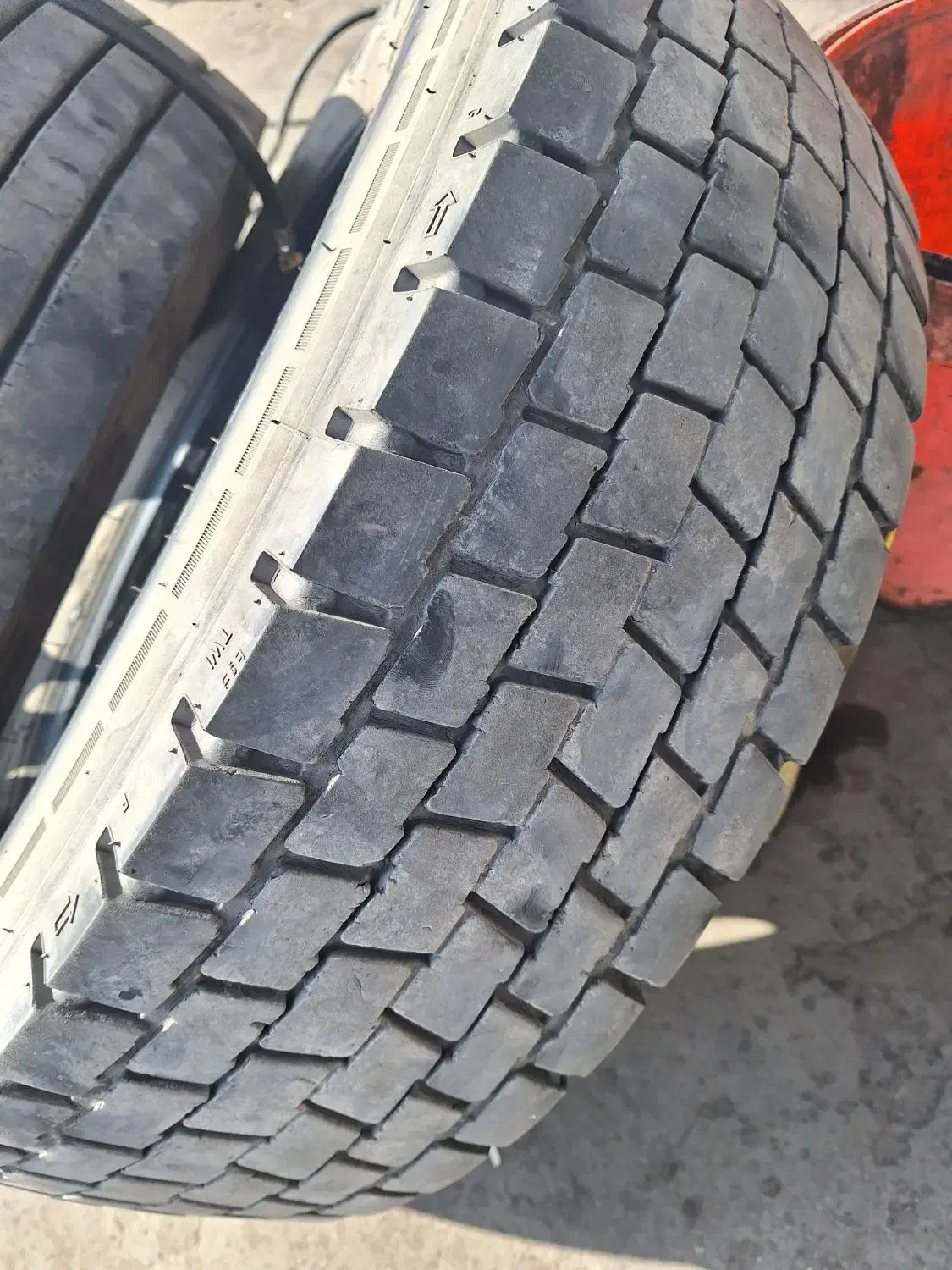 یه جفت لاستیک ۲۳۵  ۷۵. ۱۷.۵|قطعات یدکی و لوازم جانبی|محمدیه-قزوین, |دیوار