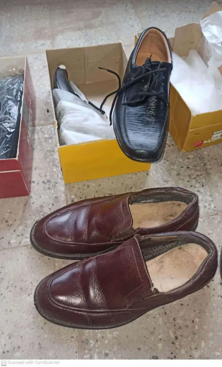 کفش|کیف، کفش، کمربند|کوهنانی, |دیوار