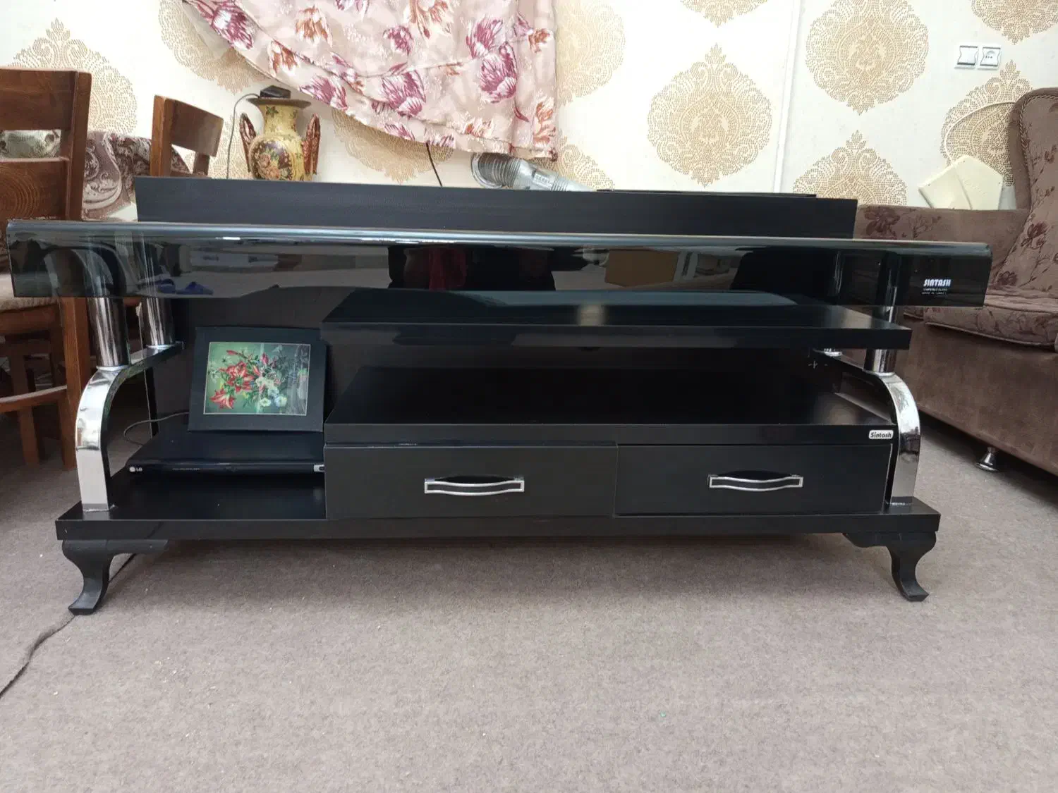 میزتلویزیون شیشه ای سین تاژ. درحدنو|میز تلویزیون|اردبیل, |دیوار