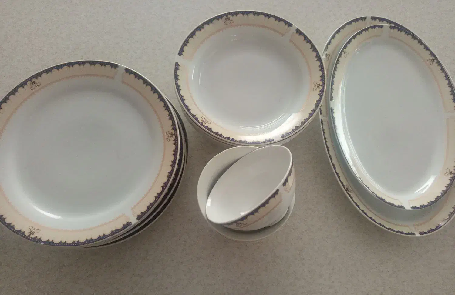 چینی|ظروف سرو و پذیرایی|مهاجران, |دیوار