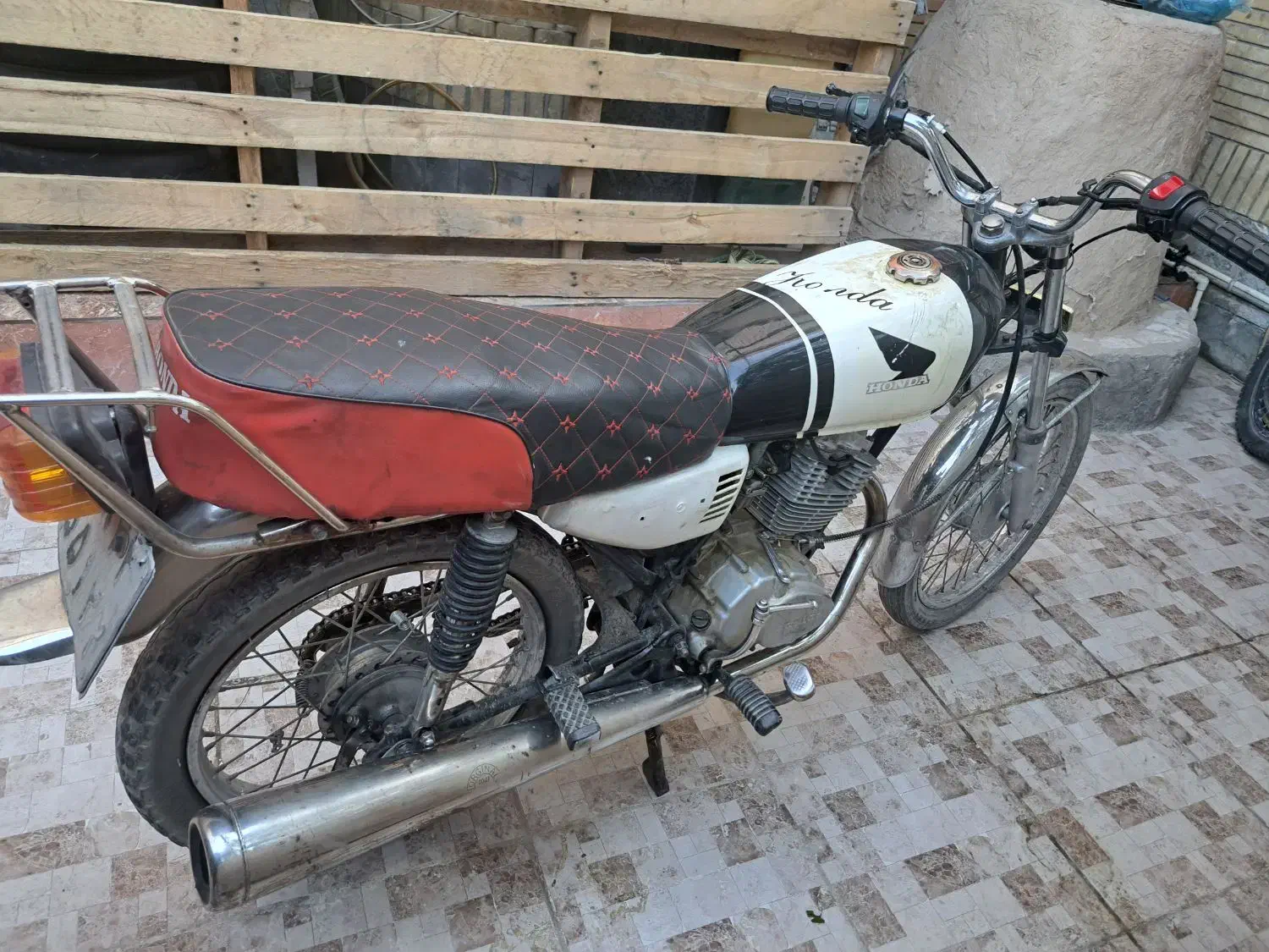 موتور هندا فروش فوری لطفا ب توضیعات دقت کنید|موتورسیکلت|زاهدان, |دیوار