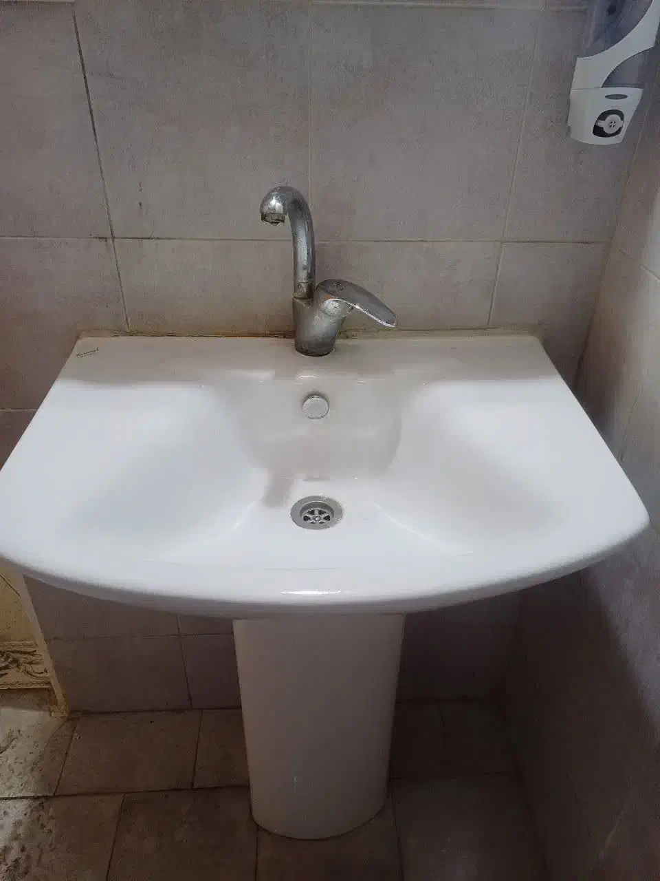 روشویی شیک|لوازم سرویس بهداشتی|بروجرد, |دیوار