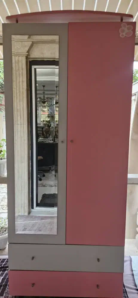 تخت و کمد ومیزتحریر برند آپادانا|اسباب و اثاث بچه|رشت, جانبازان|دیوار