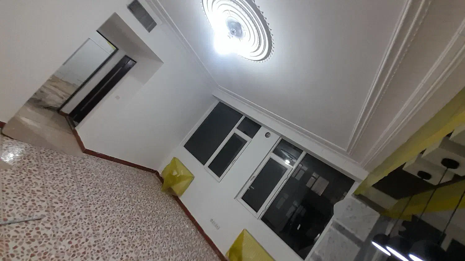 نقاشی ساختمان ودروپنجره|خدمات پیشه و مهارت|اسلامآباد غرب, |دیوار