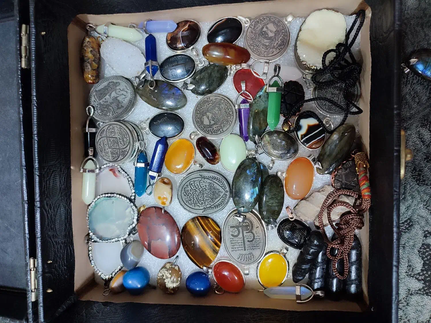 گردنی و زنجیر|جواهرات|شیراز, فرهنگیان|دیوار