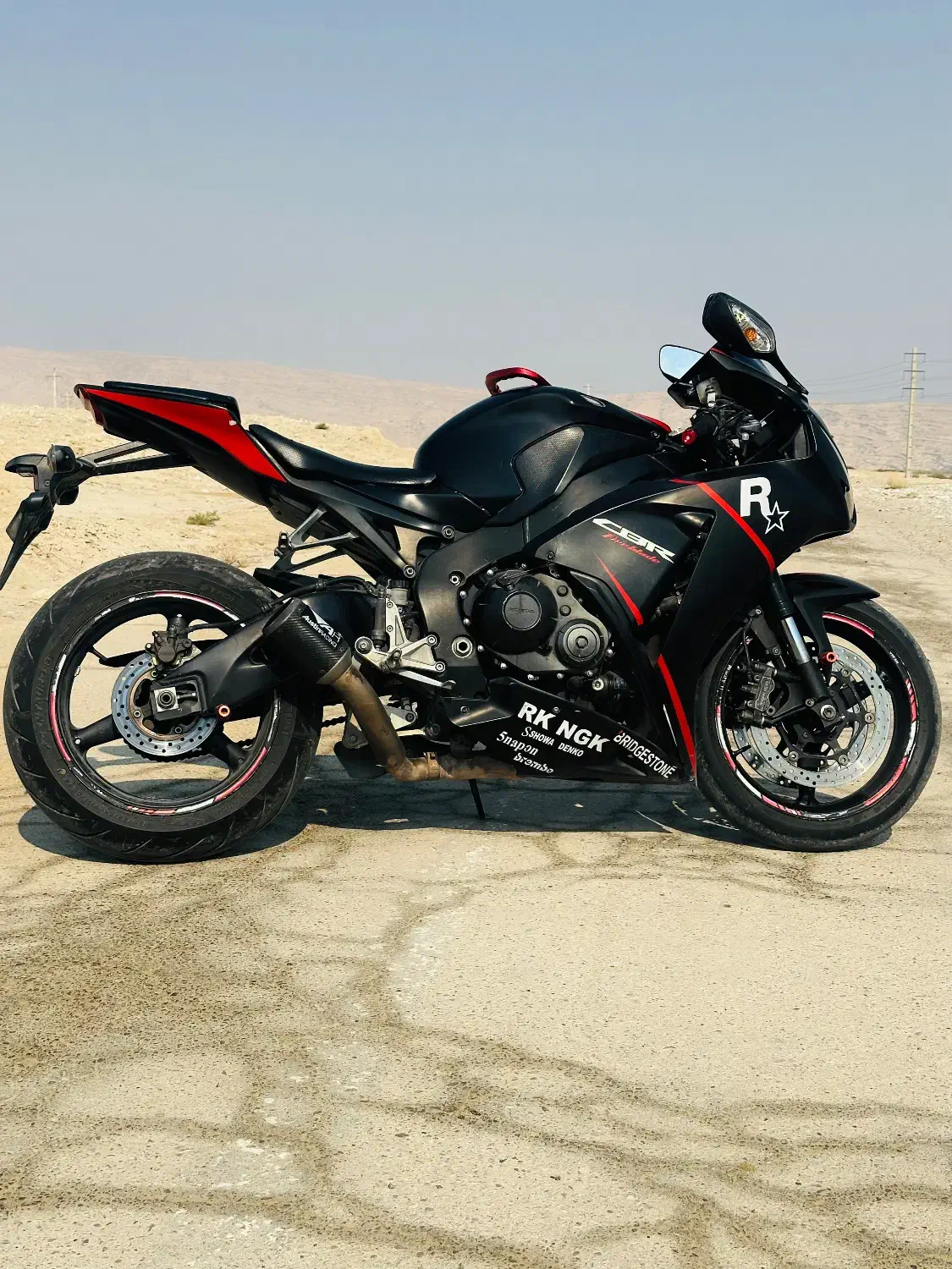 Cbr1000|موتورسیکلت|شیراز, زند|دیوار