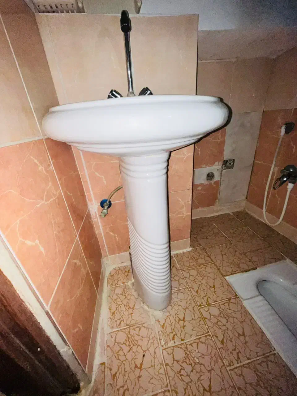 روشویی و دوش و هواکش|لوازم سرویس بهداشتی|رشت, صفاری|دیوار