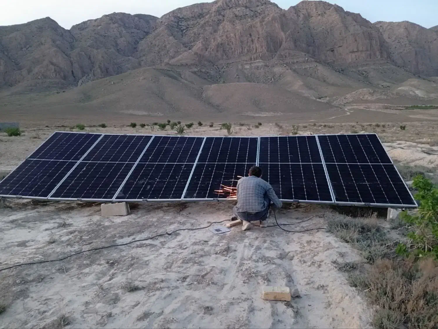 پنل خورشیدی/برق خورشیدی /اینورتر /باطری /نیروگاه|مصالح و تجهیزات ساختمان|رشت, لاکانی|دیوار