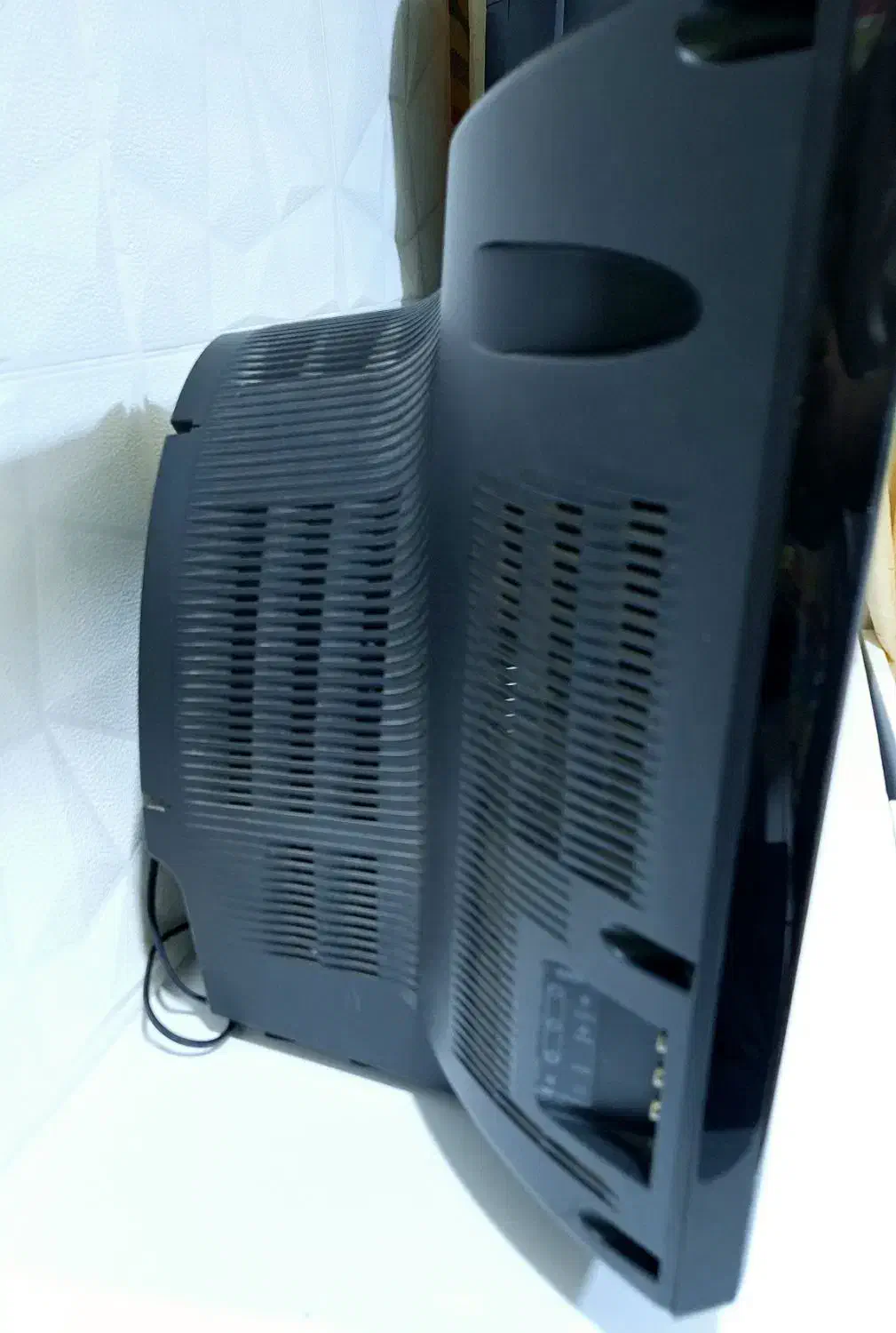 تلویزیون رنگی ۲۱اینچ بادیجتال کاملا سالم|تلویزیون و پروژکتور|مراغه, |دیوار