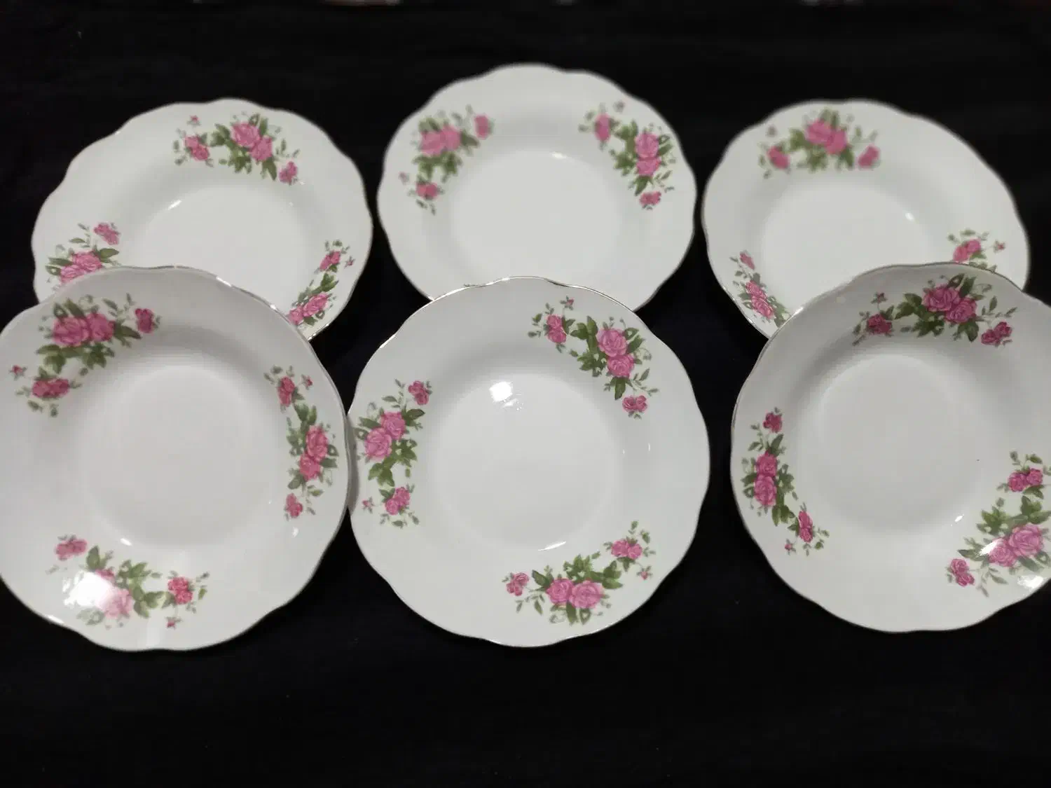 خورشتخوری گلسرخ|ظروف سرو و پذیرایی|رشت, کوی مهر|دیوار