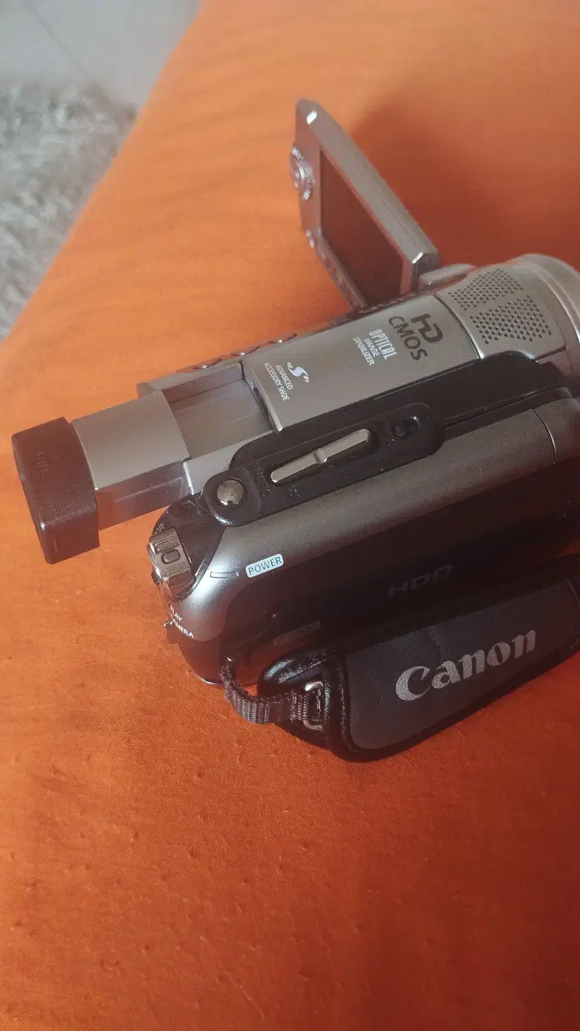 دوربین فیلمبرداری ۴۰ گیگ HD کنون و دوربین عکاسی|دوربین عکاسی و فیلمبرداری|تهران, گیشا|دیوار