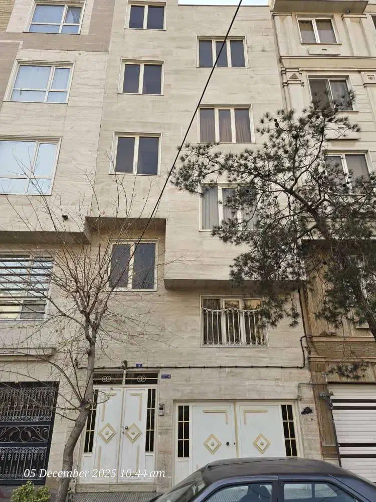 تک واحدی در پهن ترین کوچه منطقه با پارکینگ