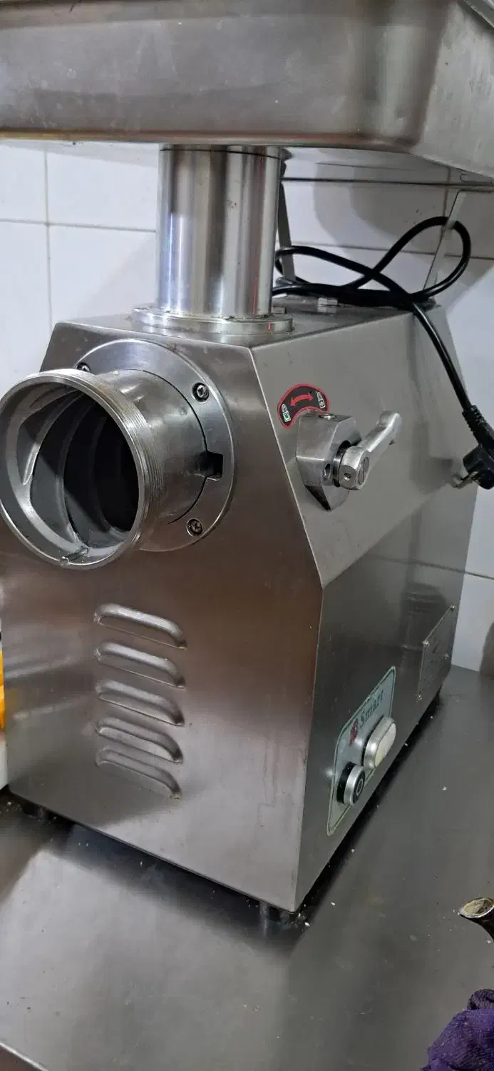 چرخ گوشت 32 گیربکسی|کافیشاپ و رستوران|شاهینشهر, طالقانی|دیوار