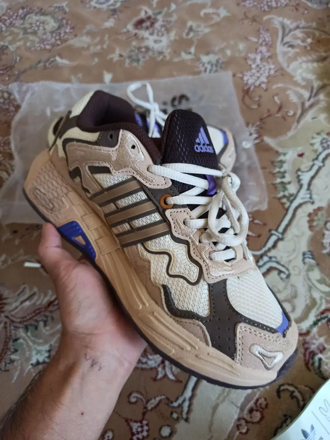 کتونی آدیداس|کیف، کفش، کمربند|پاکدشت, پاکدشت (مامازند)|دیوار