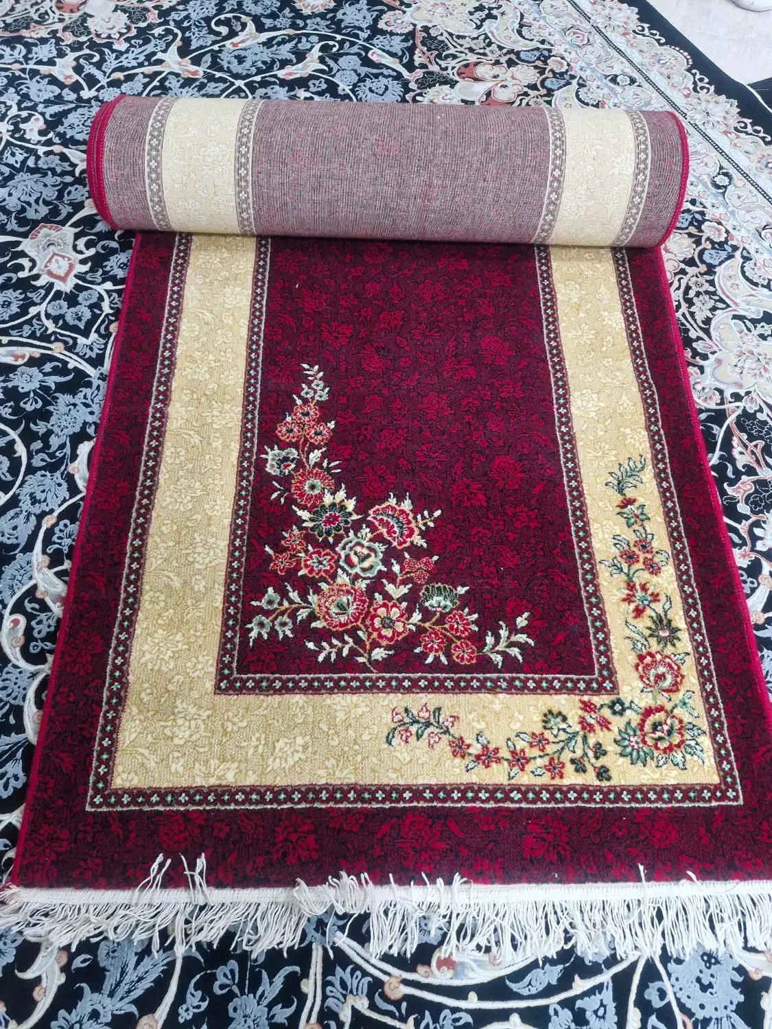 فرش۱۲ متری ،دو عددکناره چهار متری ومیز تلویزیون|فرش|بندرعباس, |دیوار