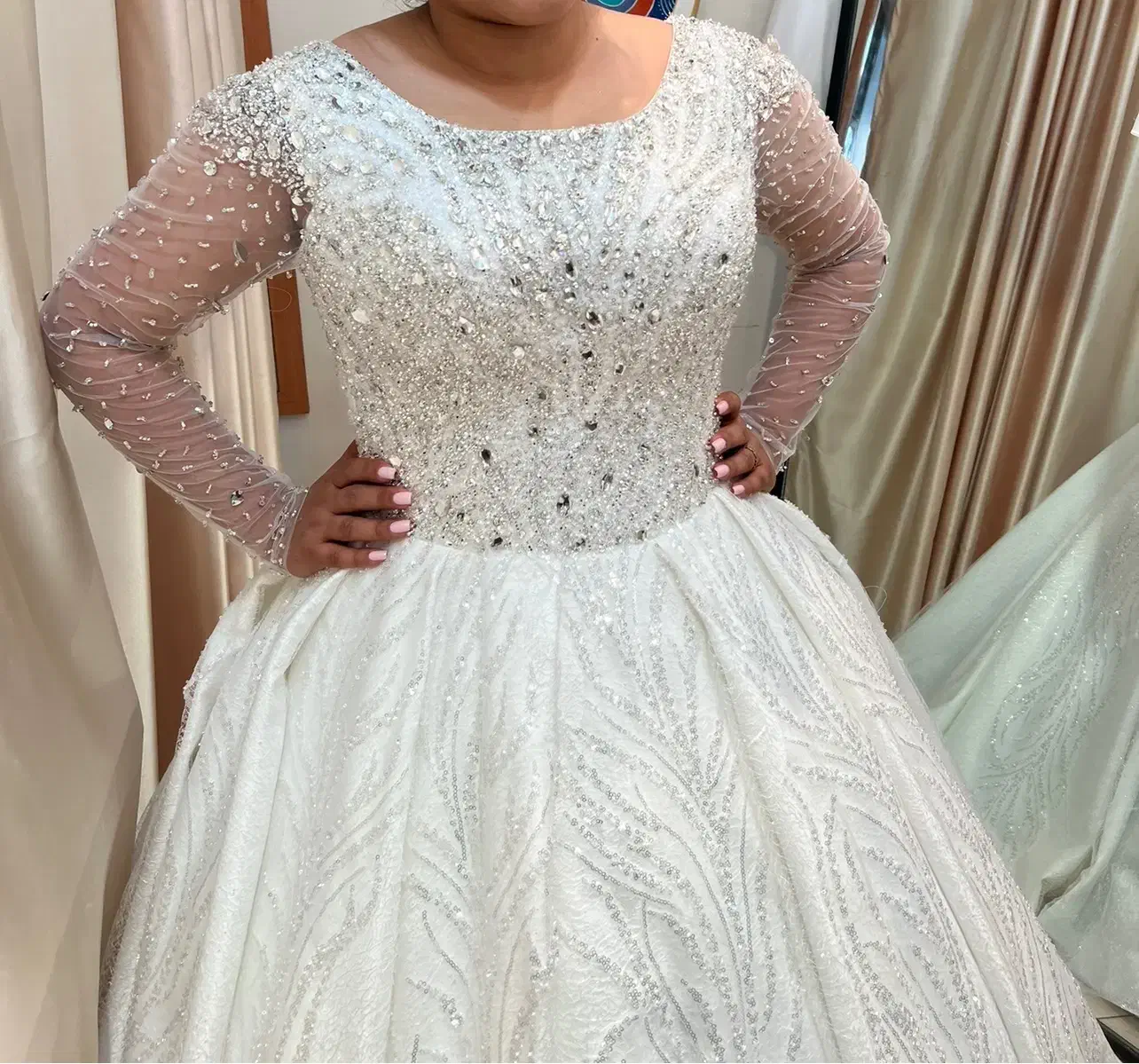 لباس عروس|لباس|بابل, |دیوار