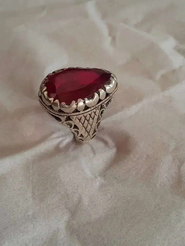 انگشتر یاقوت|جواهرات|دورود, |دیوار