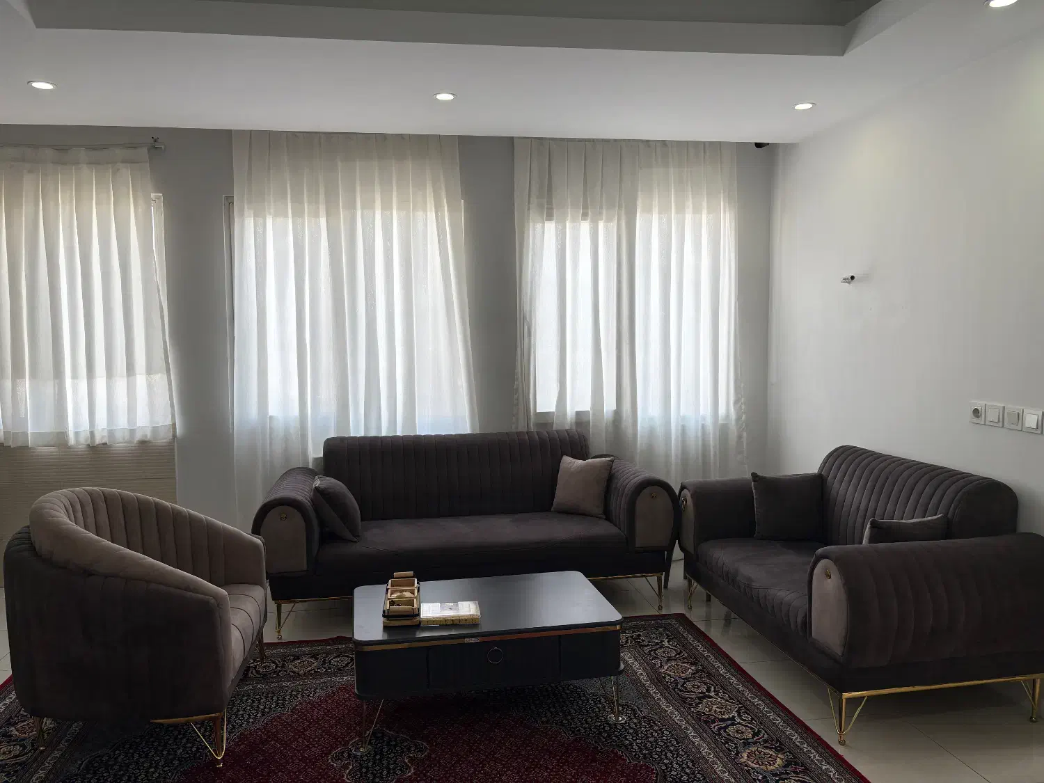 مبل ۷ نفره راحتی|مبلمان خانگی و میز عسلی|تهران, دانشگاه شریف|دیوار