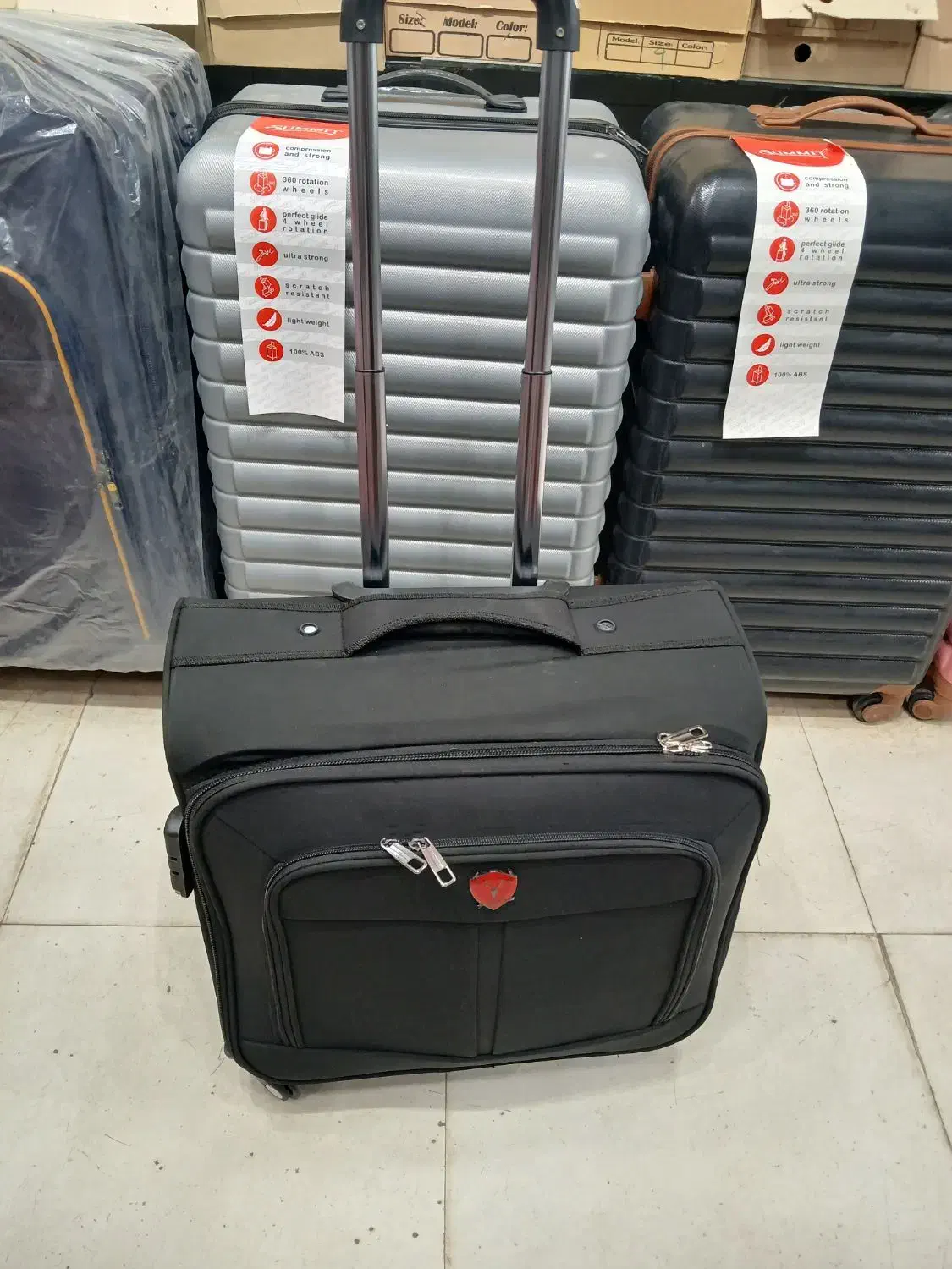 چمدان خلبانی|کیف، کفش، کمربند|اهواز, کمپلو جنوبی|دیوار