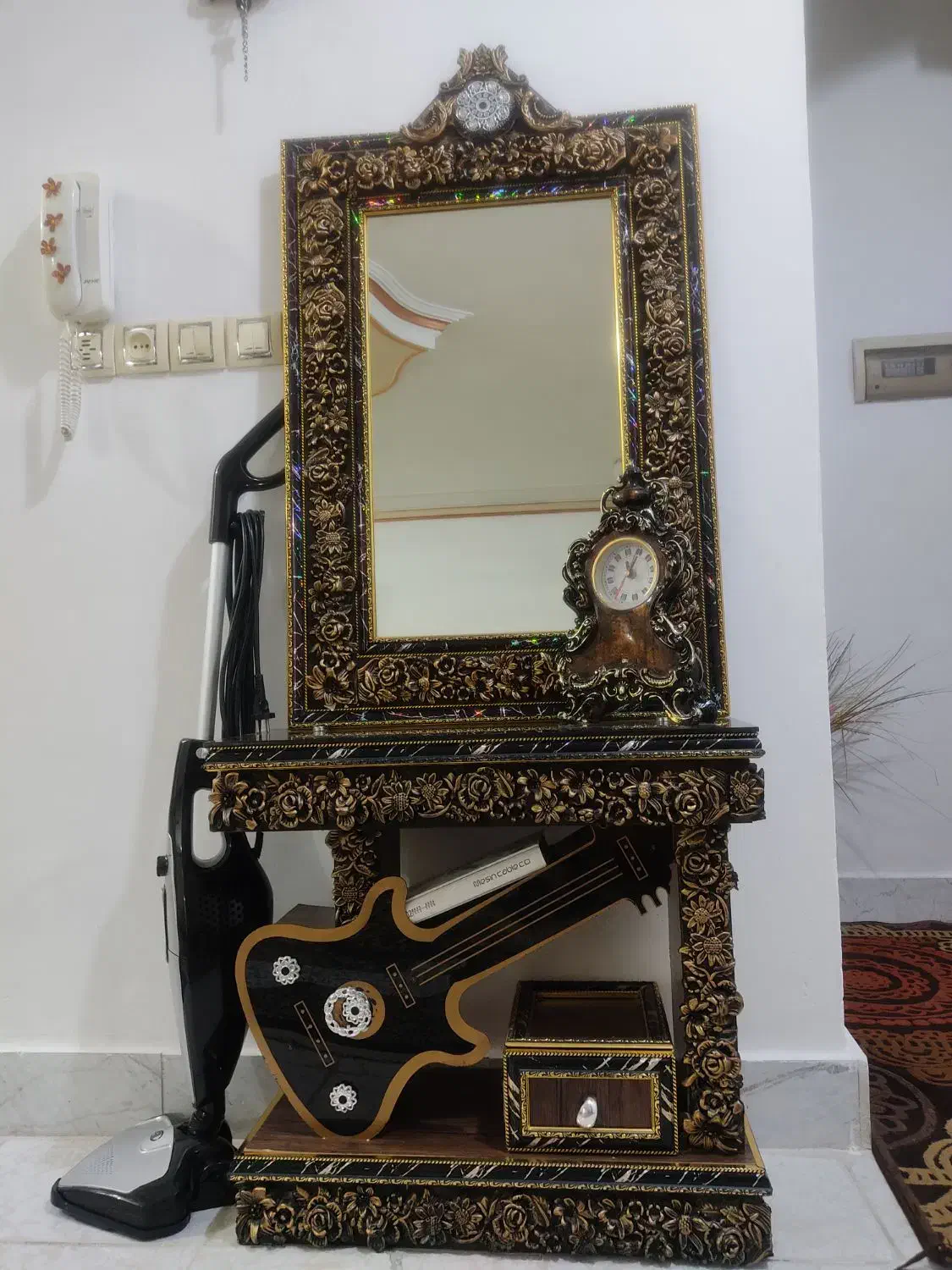 میز و آینه|آینه|الیگودرز, |دیوار