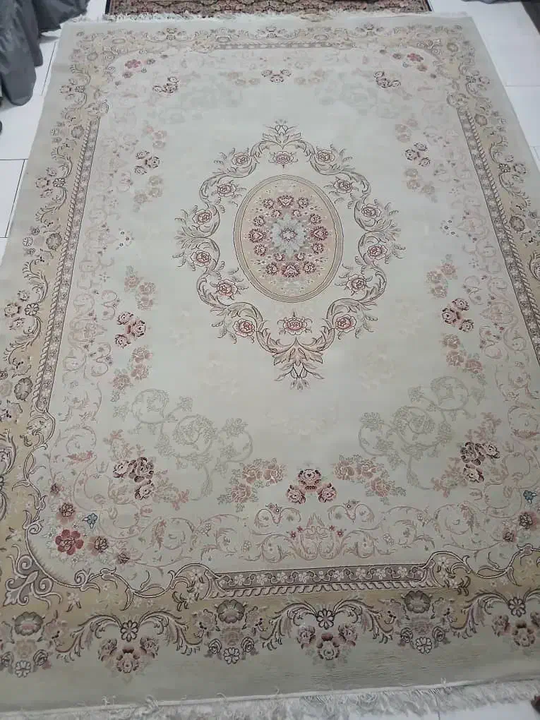 یک تخته فرش ۹متری|فرش|شاهین‌شهر, عطار|دیوار