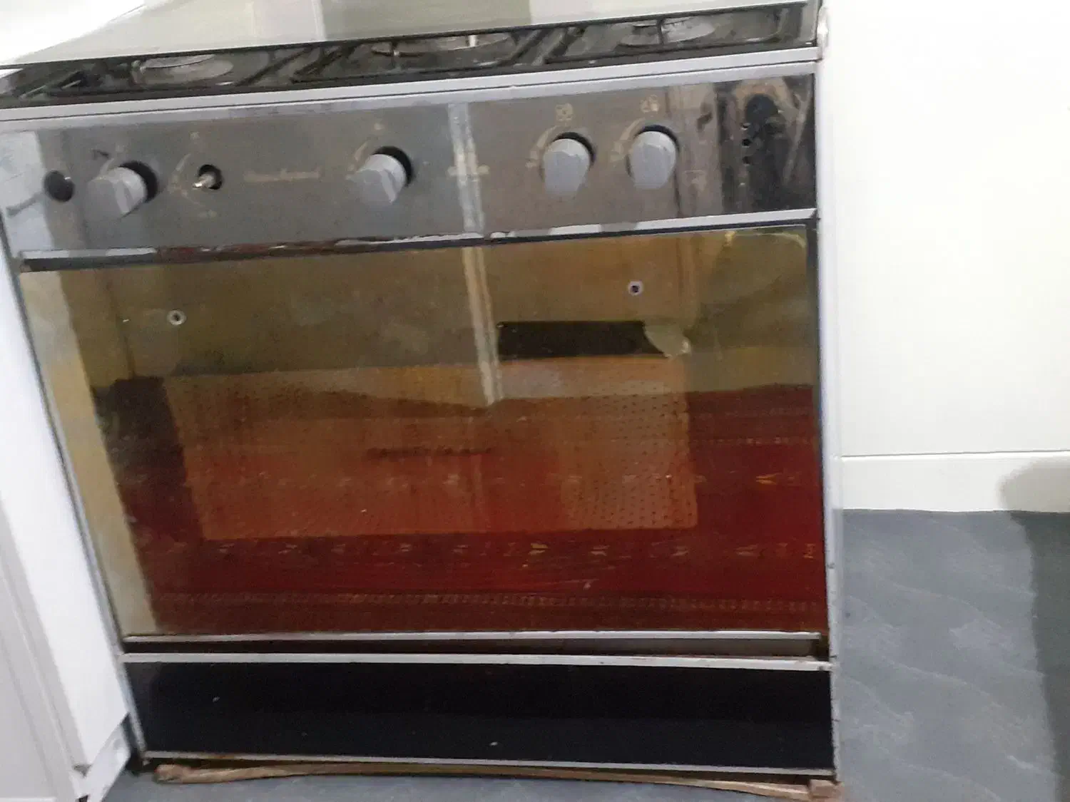 داخلش  خراب شده ولی شعله های خوبب داره|اجاق گاز و لوازم برقی پخت‌وپز|مشهد, الهیه|دیوار