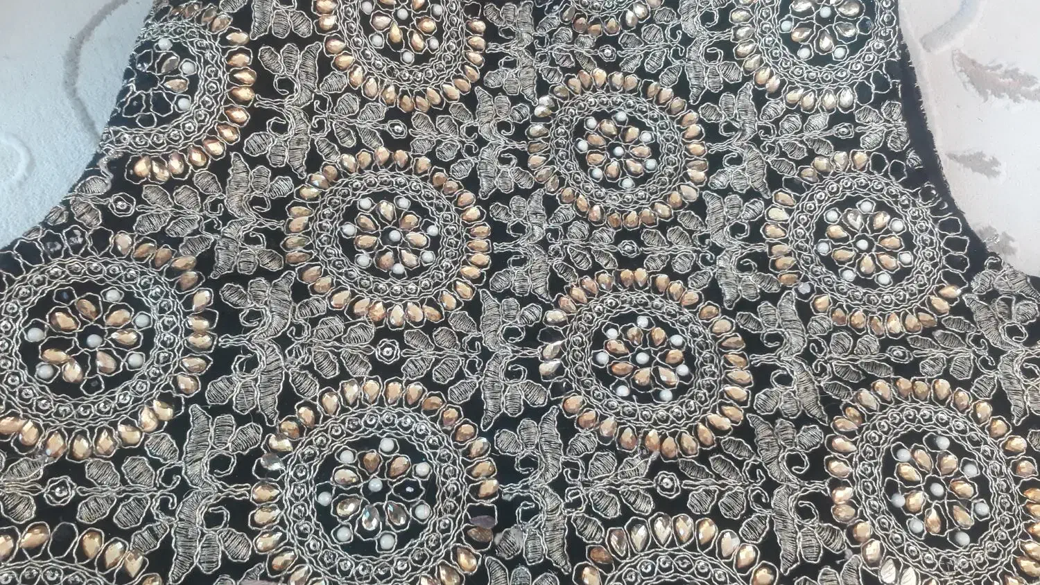 سخمه|لباس|سنقر, |دیوار